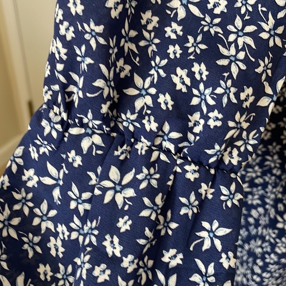 Bobeau Floral Long Sleeve Midi Dress. - Picture 3 of 12